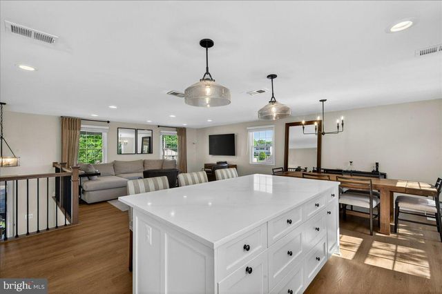 4112 MAJESTIC LN, Fairfax, VA 22033