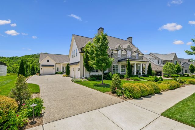 8118 Heirloom Blvd, College Grove, TN 37046