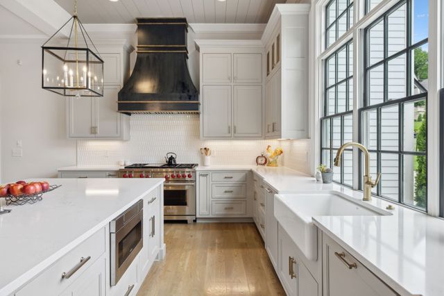 8118 Heirloom Blvd, College Grove, TN 37046