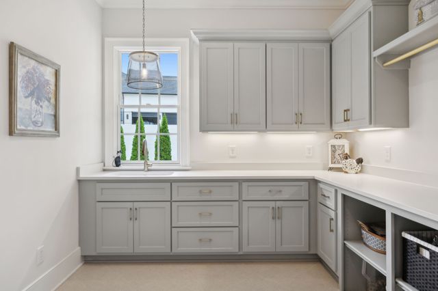 8118 Heirloom Blvd, College Grove, TN 37046