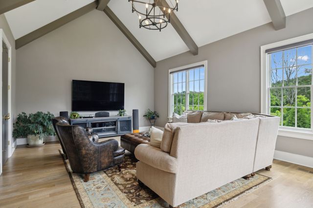 8118 Heirloom Blvd, College Grove, TN 37046