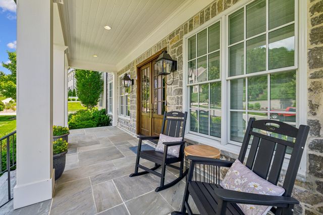 8118 Heirloom Blvd, College Grove, TN 37046