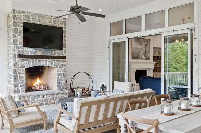 8118 Heirloom Blvd, College Grove, TN 37046