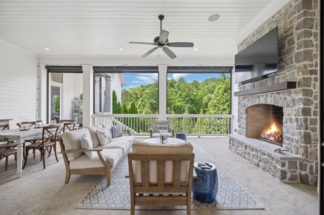 8118 Heirloom Blvd, College Grove, TN 37046