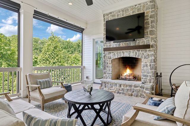 8118 Heirloom Blvd, College Grove, TN 37046