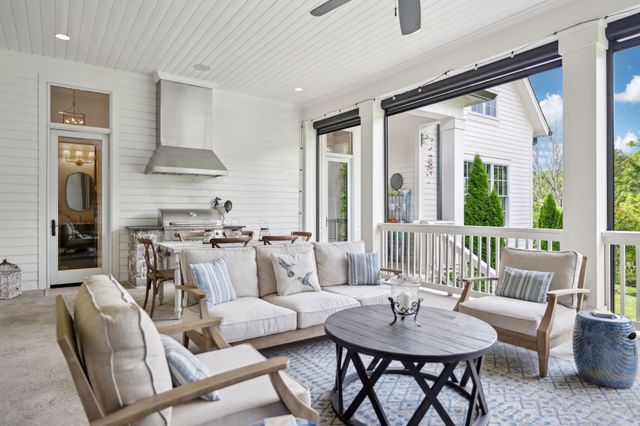 8118 Heirloom Blvd, College Grove, TN 37046