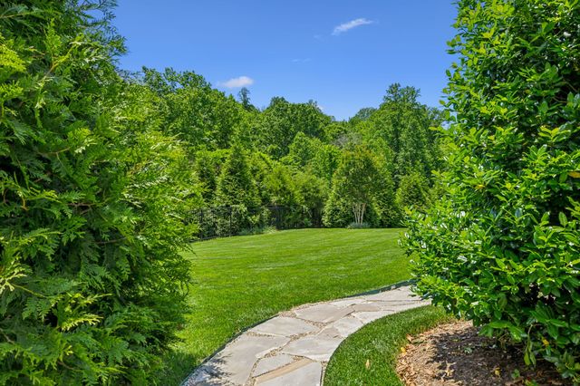 8118 Heirloom Blvd, College Grove, TN 37046