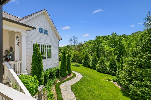 8118 Heirloom Blvd, College Grove, TN 37046