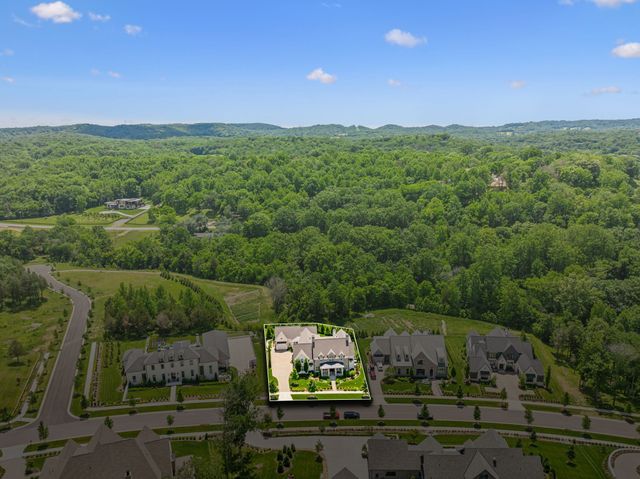 8118 Heirloom Blvd, College Grove, TN 37046