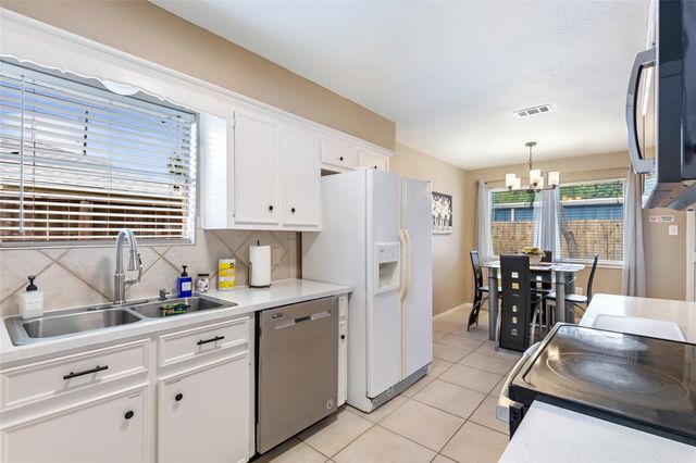17711 Smooth Rock Falls Drive, Spring, TX 77379