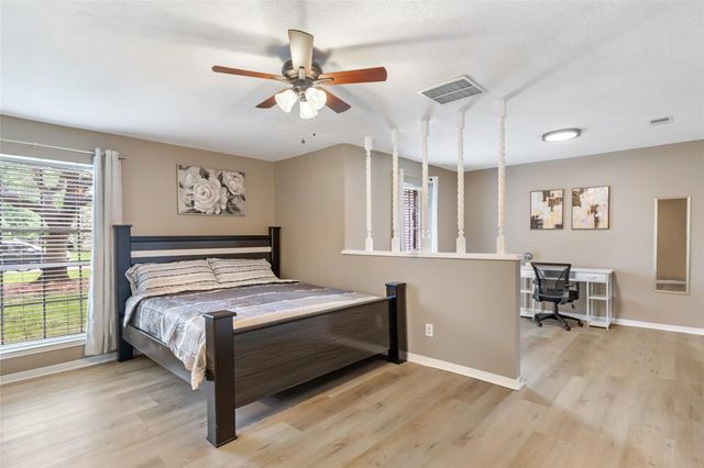 17711 Smooth Rock Falls Drive, Spring, TX 77379