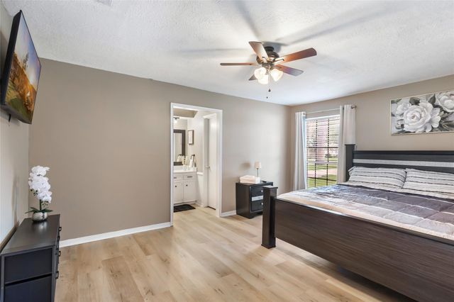 17711 Smooth Rock Falls Drive, Spring, TX 77379
