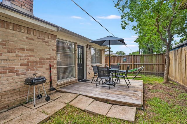17711 Smooth Rock Falls Drive, Spring, TX 77379