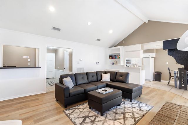 17711 Smooth Rock Falls Drive, Spring, TX 77379