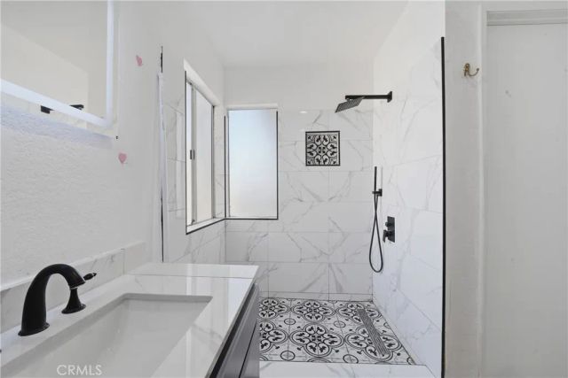 2915 E 60th Pl A, Huntington Park, CA 90255