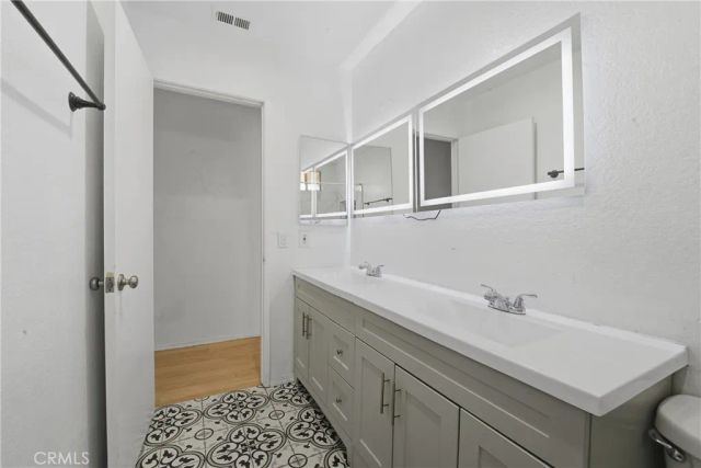 2915 E 60th Pl A, Huntington Park, CA 90255