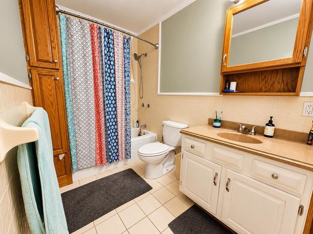 69 Edgewood Drive, Newport City, VT 05855