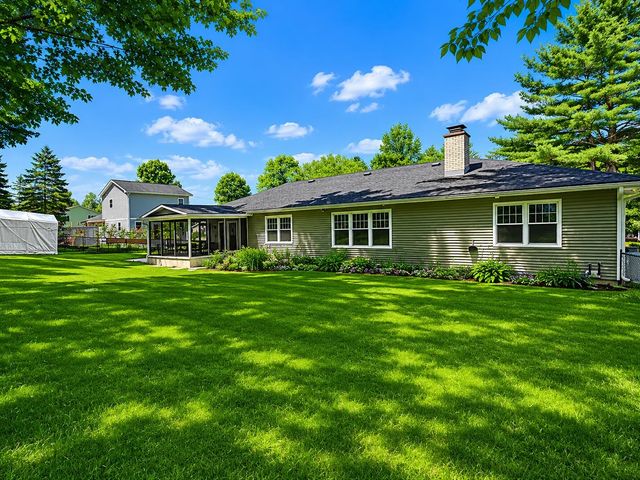 69 Edgewood Drive, Newport City, VT 05855