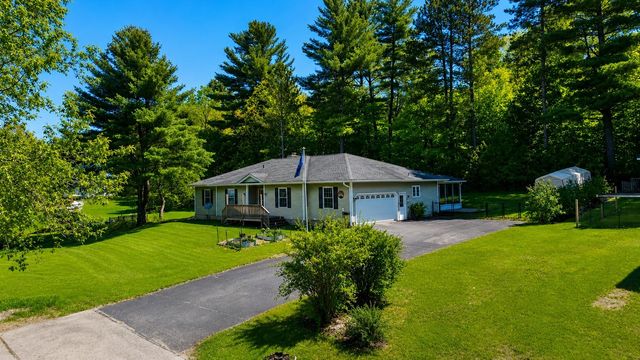 69 Edgewood Drive, Newport City, VT 05855