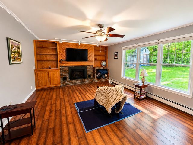 69 Edgewood Drive, Newport City, VT 05855