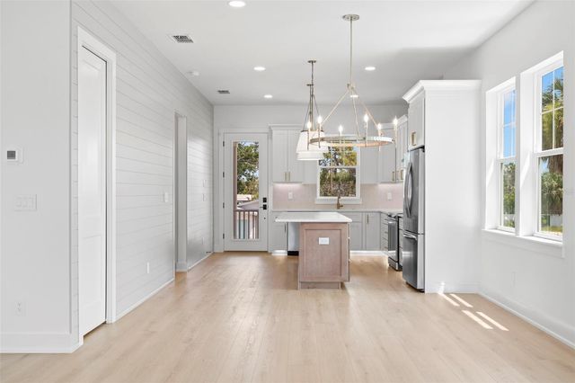 1868 MISSISSIPPI AVENUE NE, St Petersburg, FL 33703