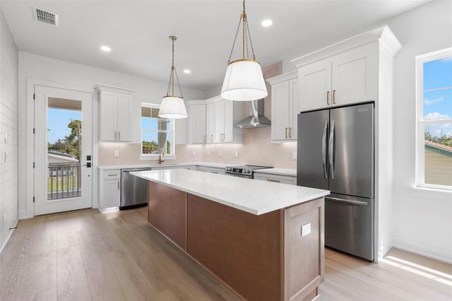 1868 MISSISSIPPI AVENUE NE, St Petersburg, FL 33703