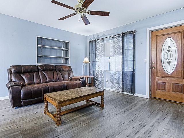 4988 COUNTY ROAD 155, Wildwood, FL 34785