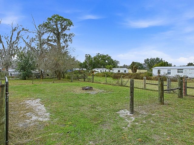 4988 COUNTY ROAD 155, Wildwood, FL 34785