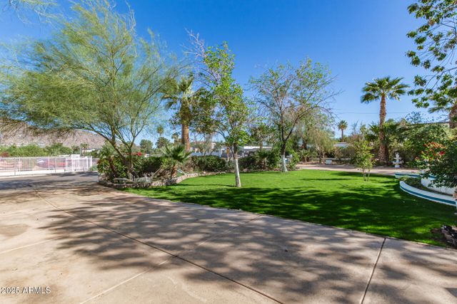 5545 E EARLL Drive, Phoenix, AZ 85018