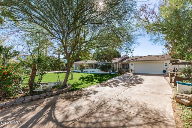 5545 E EARLL Drive, Phoenix, AZ 85018