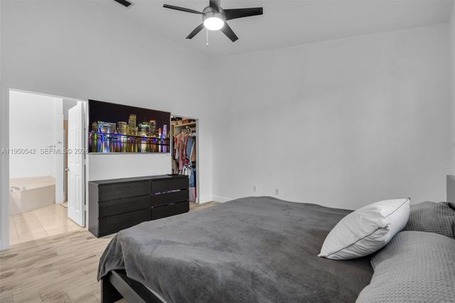 7980 S Aragon Blvd 2, Sunrise, FL 33322