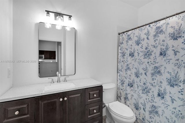 7980 S Aragon Blvd 2, Sunrise, FL 33322