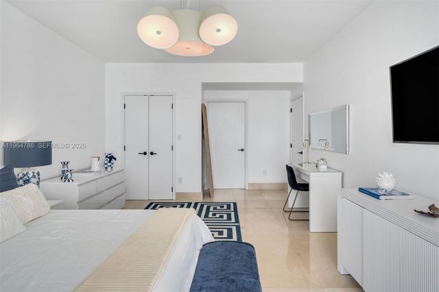 6799 Collins Ave 1102, Miami Beach, FL 33141