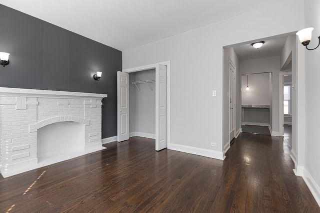 1104 W Glenlake Avenue 2, Chicago, IL 60660