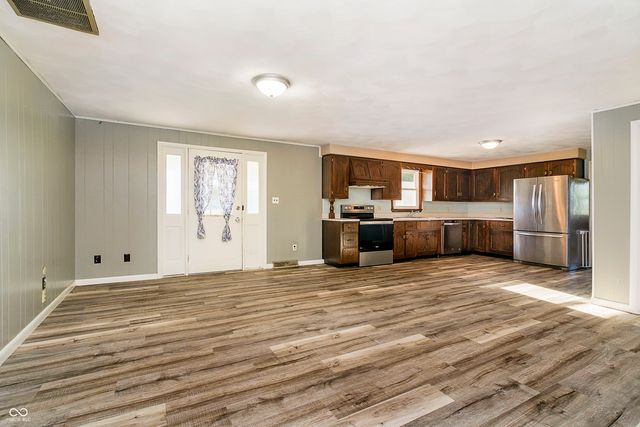 14658 N 100 E, Summitville, IN 46070