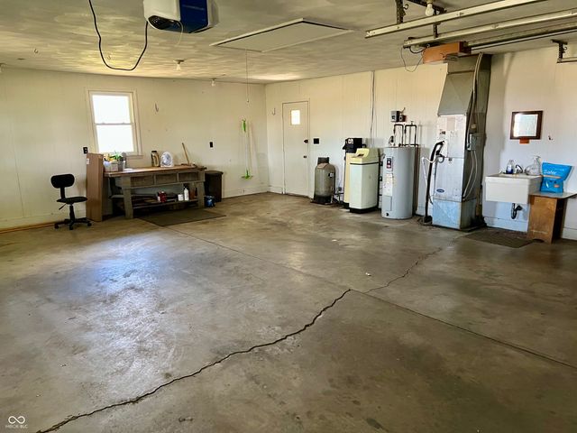 14658 N 100 E, Summitville, IN 46070