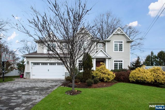 15 Woodland Road, Cresskill, NJ 07626