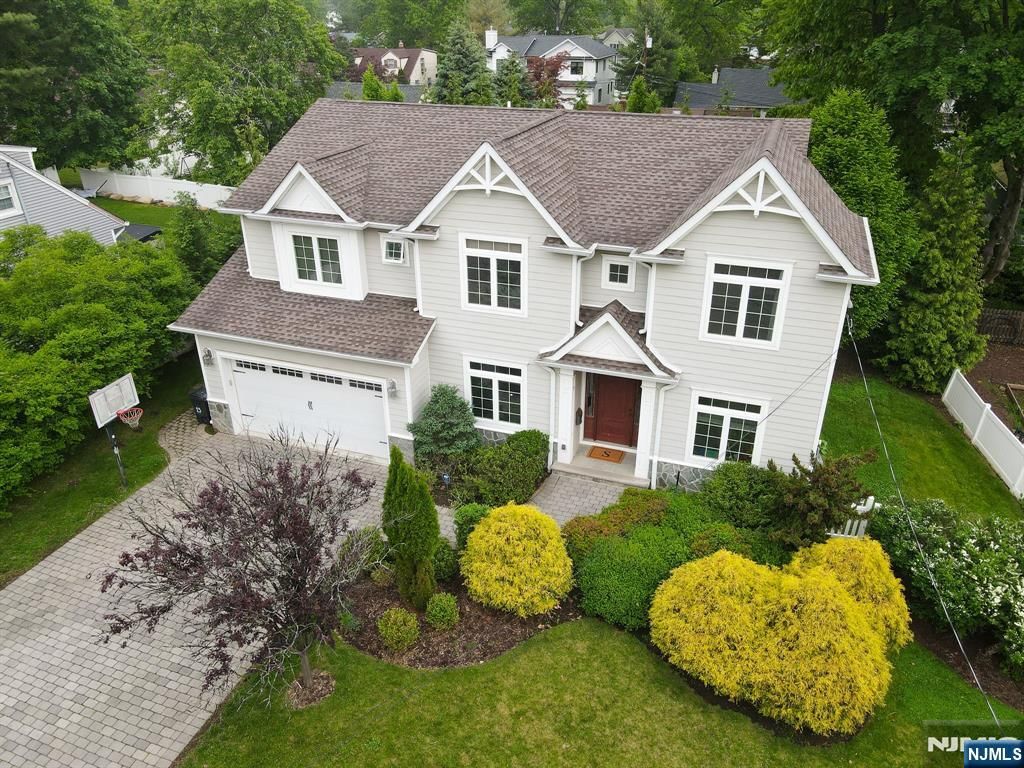 15 Woodland Road, Cresskill, NJ 07626