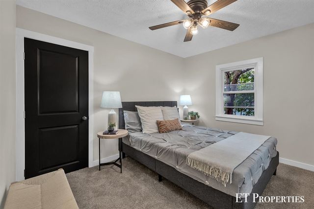 3962 Ivanrest Avenue, Grandville, MI 49418