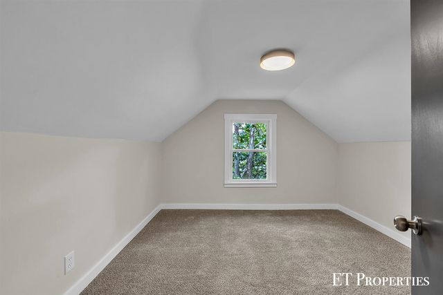 3962 Ivanrest Avenue, Grandville, MI 49418
