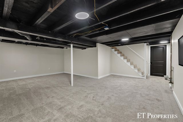 3962 Ivanrest Avenue, Grandville, MI 49418