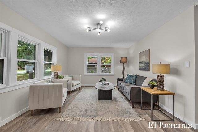 3962 Ivanrest Avenue, Grandville, MI 49418