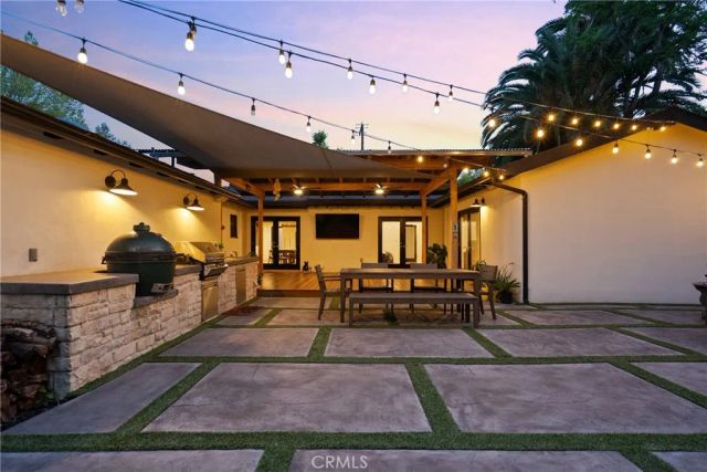 6013 Lubao Avenue, Woodland Hills, CA 91367