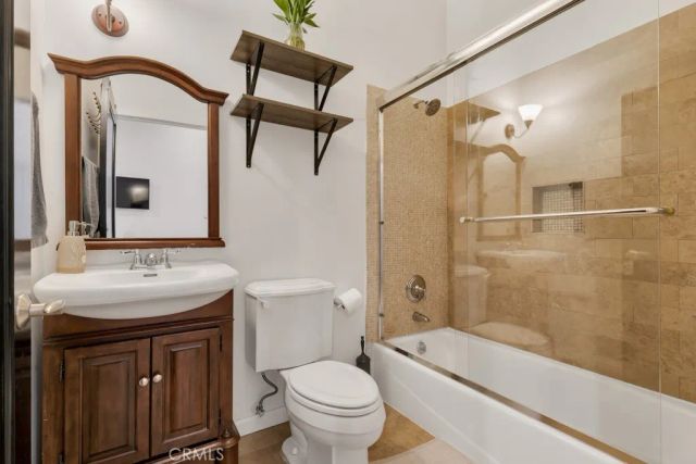 6013 Lubao Avenue, Woodland Hills, CA 91367