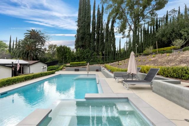 6013 Lubao Avenue, Woodland Hills, CA 91367