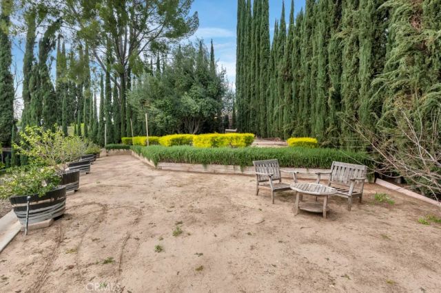 6013 Lubao Avenue, Woodland Hills, CA 91367