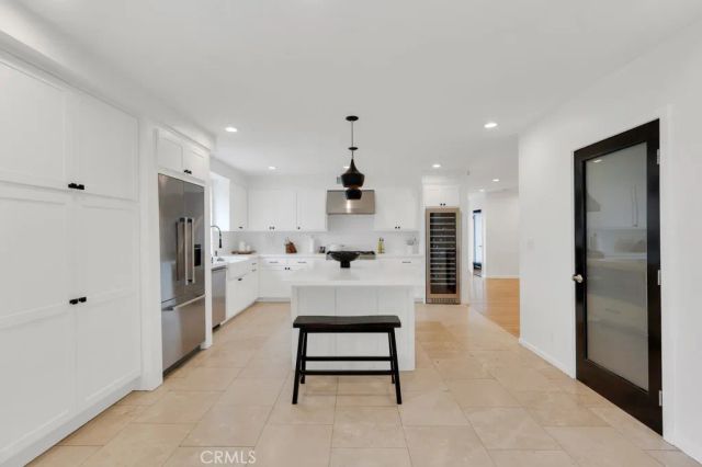 6013 Lubao Avenue, Woodland Hills, CA 91367
