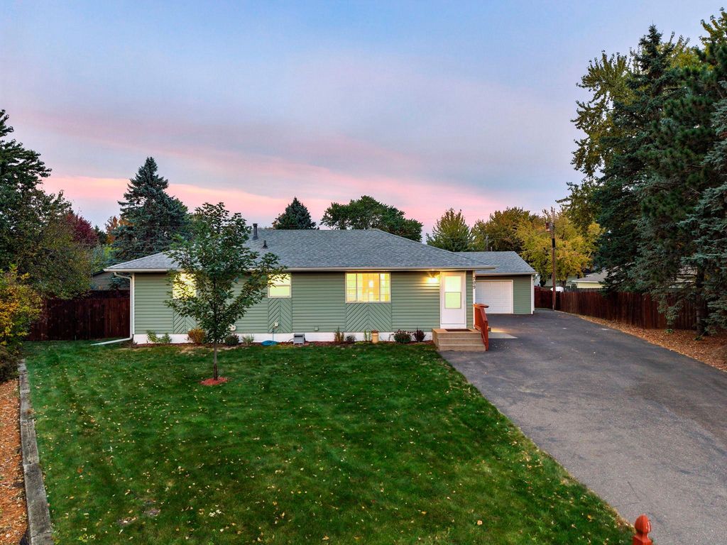 709 120th Avenue NE, Blaine, MN 55434 — exterior