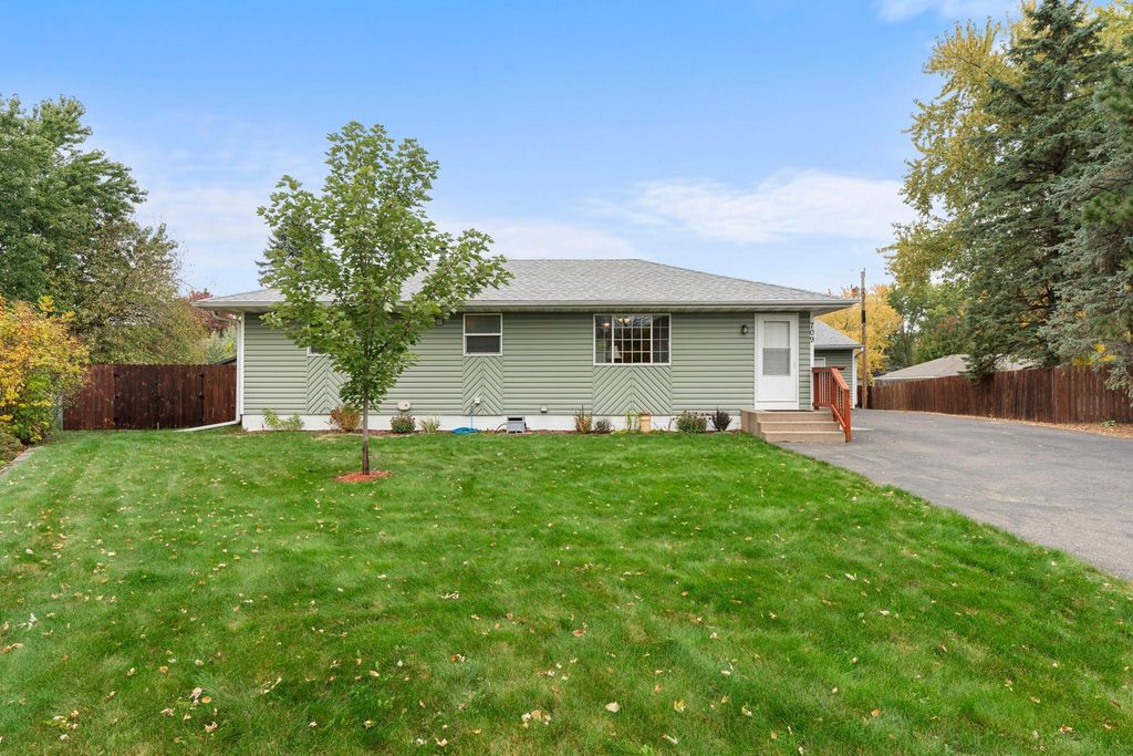709 120th Avenue NE, Blaine, MN 55434 — photo 2