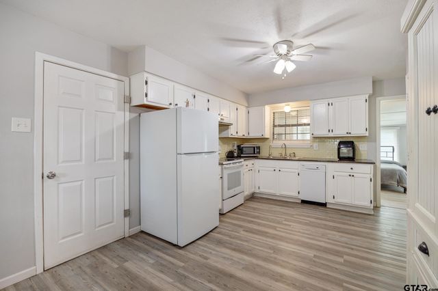 406 Water Street, Bullard, TX 75757